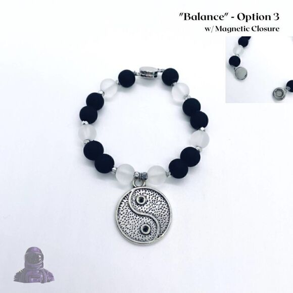 Yin Yang handmade beaded bracelet, black, white, festival, balance, glass beads - Picture 7 of 10